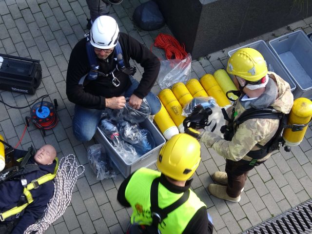 confined space and rescue www.riskcon.pl przestrzenie zamkniete 02 640x480 - Praktyczne szkolenia praca w przestrzeniach zamkniętych