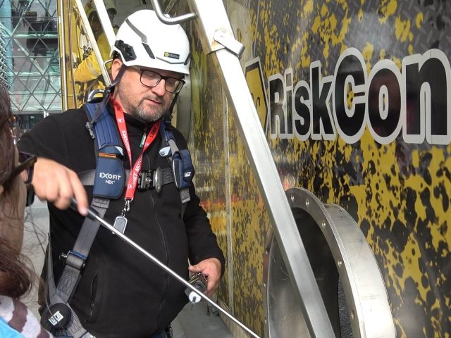 confined space and rescue www.riskcon.pl przestrzenie zamkniete 25 640x480 - Praktyczne szkolenia praca w przestrzeniach zamkniętych