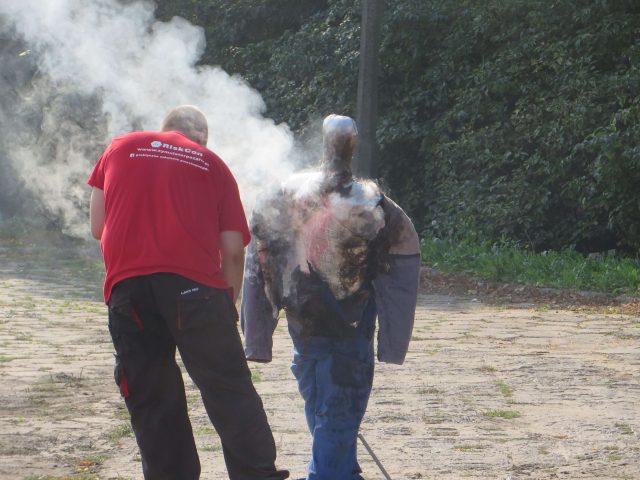 IMG 1503 640x480 - Praktyczne szkolenia przeciwpożarowe (ppoż)